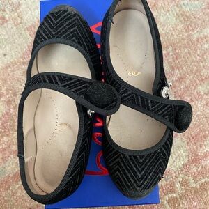 Beberlis girls velvet shoes size 27 made in spain.